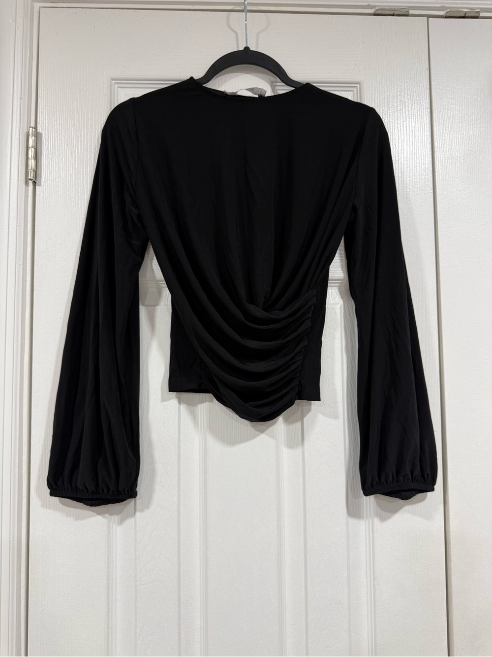 Touche prive Black Long-Sleeve Ruched Back Top